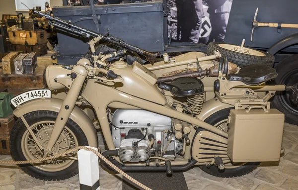 KS-750 "Sahra", bir makineli tüfek Mg ile Zundapp - ordu motosiklet — Stok fotoğraf