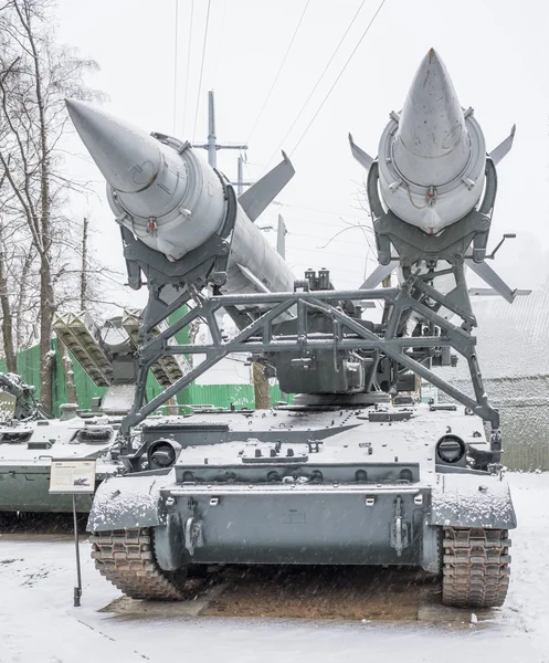 Füze 3 m 8 karmaşık 2 k 11