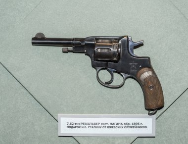 7.62mm tabanca sistemi Nagant örnek 1895. Joseph Stalin için hediye