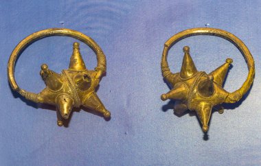 Kolye tapınağı. 13. Yüzyıl Reklamı. Gümüş, yaldızlı