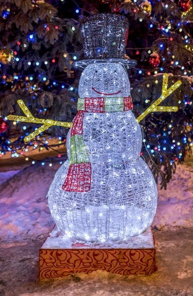 堆雪人的圣诞灯饰 — 图库照片