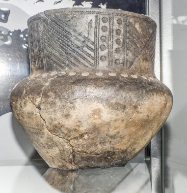 Sürahi kalıplı. 2. binyıl Kil