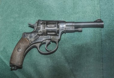 Revolver Nagant sistemi
