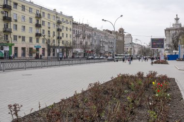  Vatandaşlar bir bahar şehir yürüyüş  