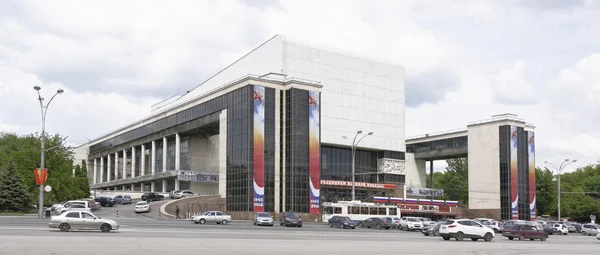 Vue du théâtre Gorky — Photo