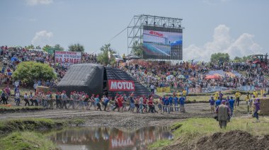  Halat çekme traktörü Bizon parça Show halkı ile