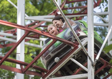 Anne ile kız cazibe 