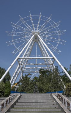 Dönme dolap Rostov-on-Don 65 metre inşaatı