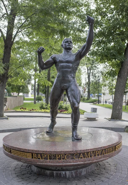 Obelisco Varteres Samurgashev