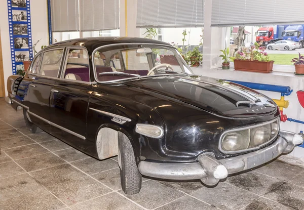 Tatra-603 (1960) i ”Sputnik” Bilmuseum — Stockfoto