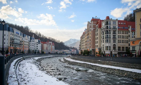 Sochi Rusia Enero 2021 Río Mzymta Complejo Krasnaya Polyana Turistas —  Fotos de Stock