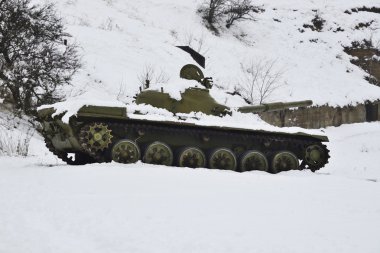 Yastıklı Rus tankı T-72  