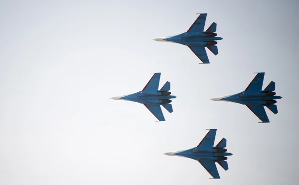 Equipo acrobático "Caballeros rusos" en el Su-27 — Foto de Stock