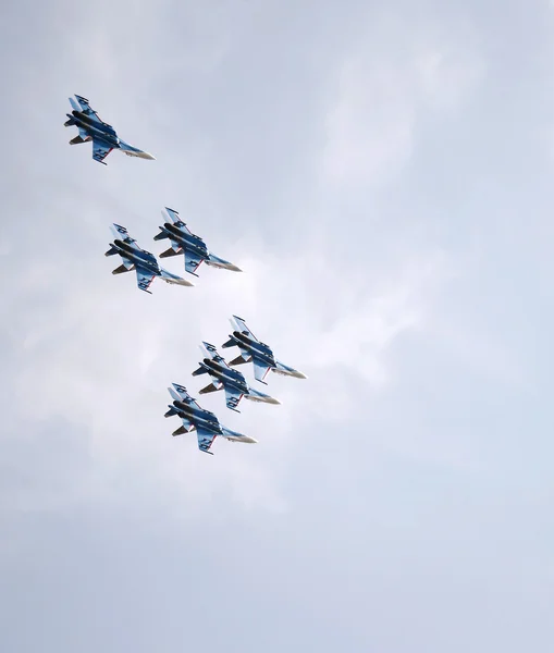 Aerobatic team "Russian Knights" on the Su-27 — Stock Photo, Image