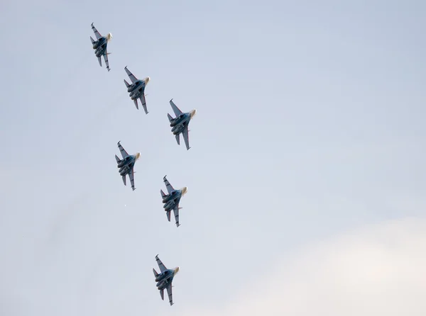 Equipo acrobático "Caballeros rusos" en el Su-27 — Foto de Stock