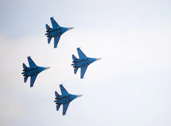 Equipo acrobático "Caballeros rusos" en el Su-27 — Foto de Stock