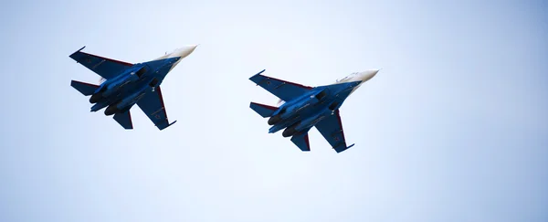 Su 27「ロシアン ・ ナイツ」アクロバット チーム — ストック写真