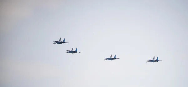 Equipe aeronáutica "Cavaleiros russos" no Su-27 — Fotografia de Stock