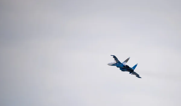 Aerobatic team "Russian Knights" on the Su-27 — Stock Photo, Image