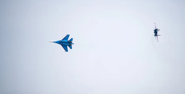 Aerobatic team "Russian Knights" on the Su-27 — Stock Photo, Image