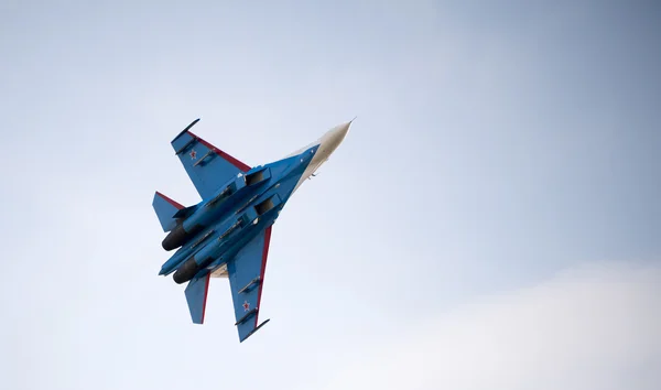 Aerobatic team "Russian Knights" on the Su-27 — Stock Photo, Image