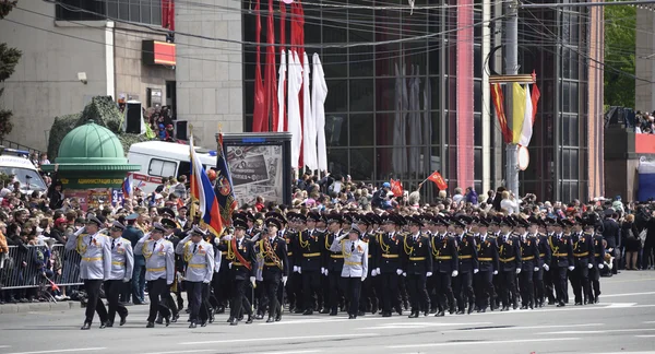 Parada na cześć w siedemdziesiątą rocznicę zwycięstwa 9 maja — Zdjęcie stockowe