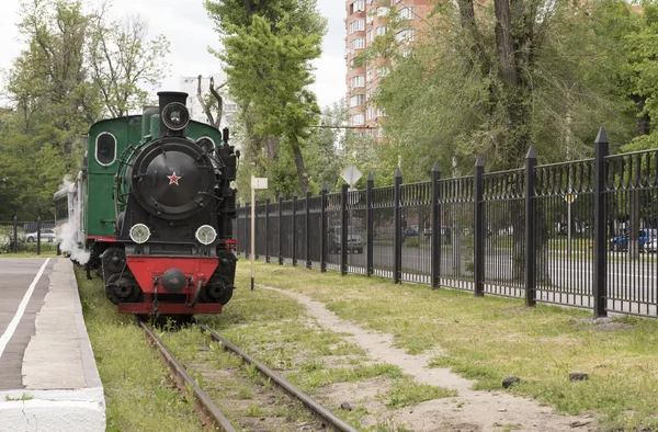 Narrow-gauge steam locomotive — Stock Photo, Image
