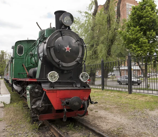 Narrow-gauge steam locomotive — Stock Photo, Image