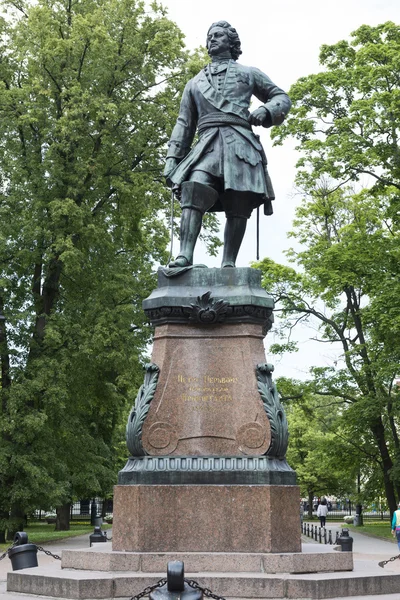 Monument to the founder of Kronstadt Peter 1 — Stock Fotó