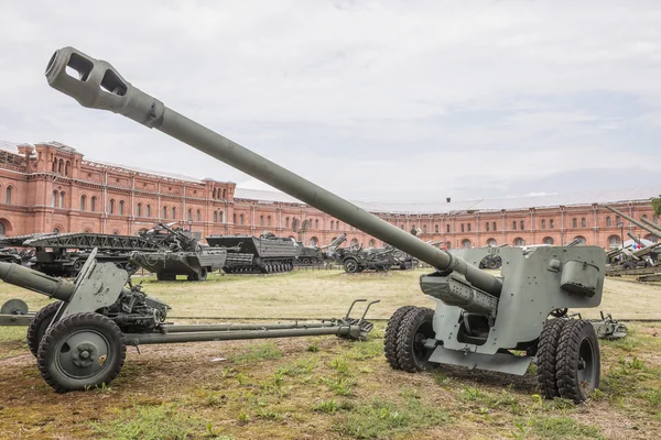 100-мм полевая пушка BS-3, mod.1944 — стоковое фото