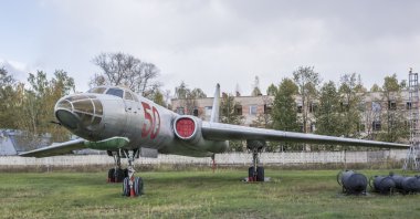 Tu-16, uzun menzilli bombardıman uçağı, 1952