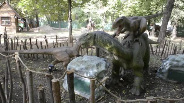 The attack of predatory dinosaurs Baryonyxon herbivorous dinosaurs — Stock Video