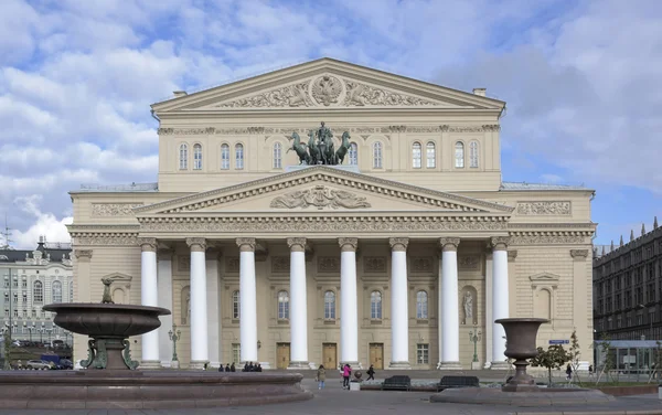 Turisti in visita al Teatro Bolshoi — Foto Stock