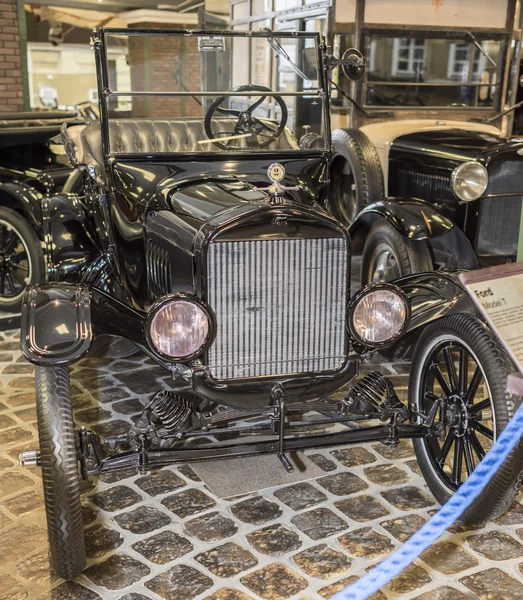 Ford Model T - "Tin Lizzie" (year of production _ 1908-1927 ) — стоковое фото