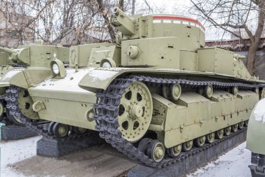 Sovyet orta tank T-28, yıl - 1933