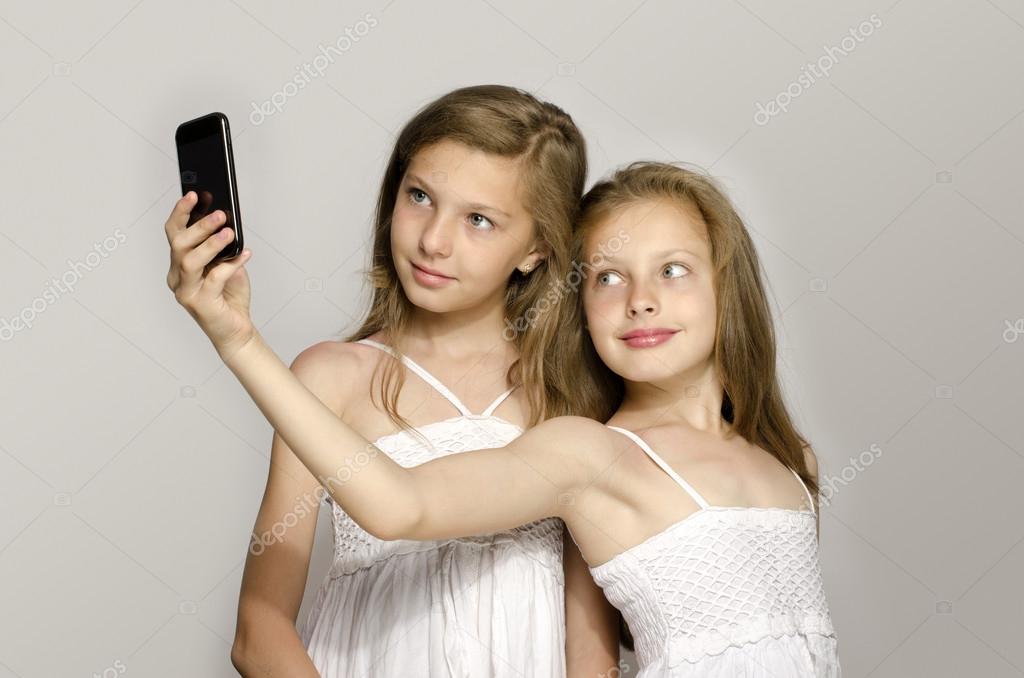 young girl selfi 