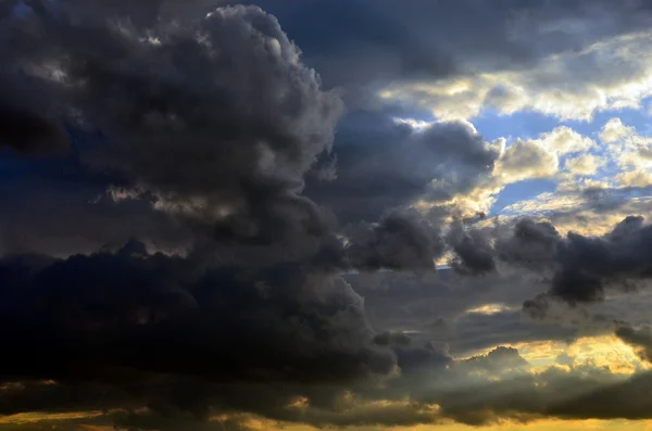 Clouded sky at sunset — Stock Photo, Image