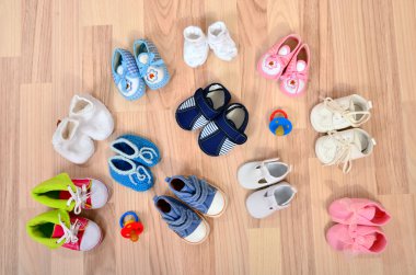 Yere düzenlenmiş Bebek Patiği.