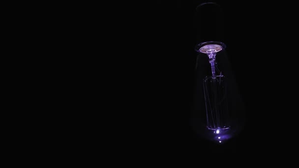 Tungsten filament lambası açılıp kapanıyor. Yeri kopyala — Stok video