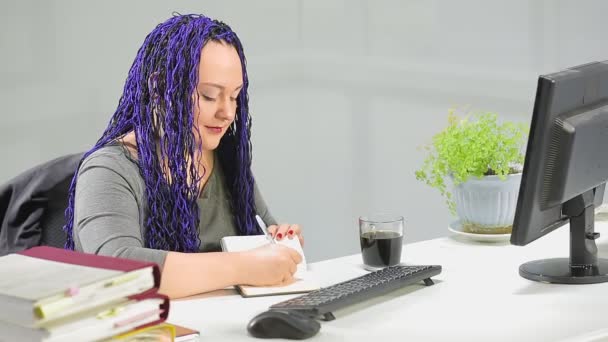 Jewish Woman Office Blue Afro Hairstyle Works Computer Drinks Coffee — Stock Video