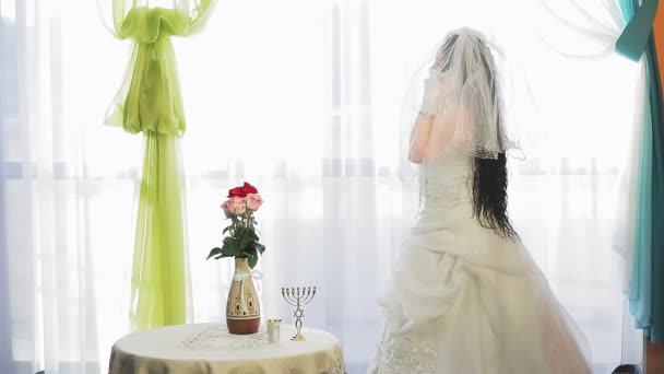 Una Sposa Ebrea Con Abito Sposa Velo Che Indossa Una — Video Stock