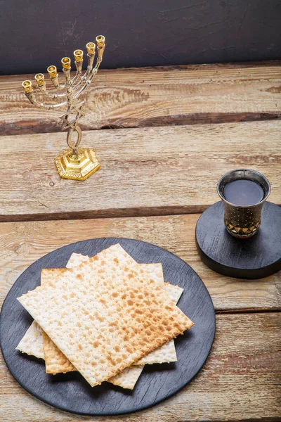 Wooden Table Matzah Glass Wine Kiddush Board Vertical Photo — Stock Photo, Image