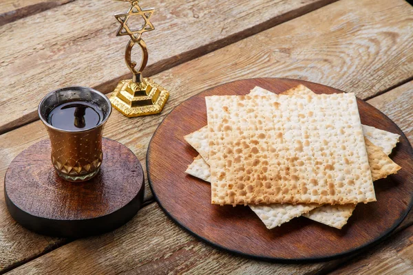 Wooden Brown Board Matzah Glass Kiddush Wine Next Menorah Table — Stock Photo, Image