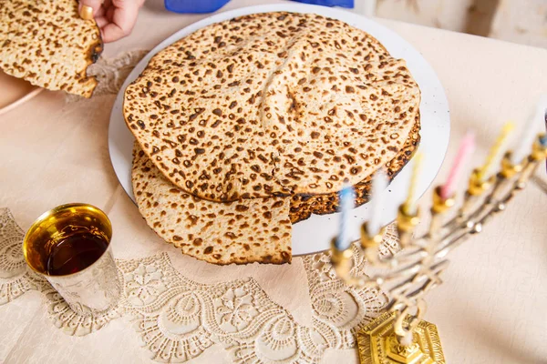 Matzah Asztalon Páska Ünnepi Szeder Szimbólumok Judaizmus Vízszintes Fénykép — Stock Fotó