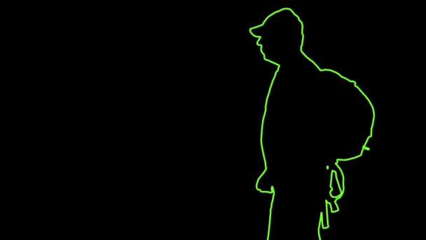 Grüne Umrisse eines männlichen Touristen mit Rucksack auf schwarzem Hintergrund — Stockvideo