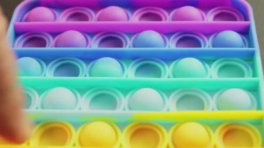 Oyuncak anti-stres parmaklar yuvarlak bastırın