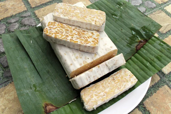 Scheiben Von Indonesischem Tempe Oder Tempeh Einer Alternativen Gesunden Veganen Stockbild