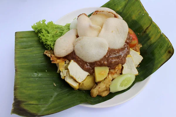 Gado Gado Prato Salada Indonésia Com Biscoitos Krupuk — Fotografia de Stock