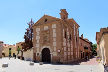 Alcala Katedrali yakınlarındaki cadde (Temmuz 2024 'te çekildi)