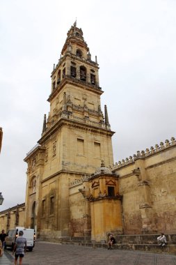 Hz.Meryem 'in Katedrali veya Cordoba Katedrali (Mezquita) Temmuz 2024.